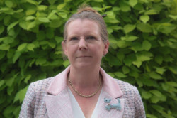Profile image for Lesley Holmes