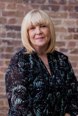 Profile image for Lesley Wood