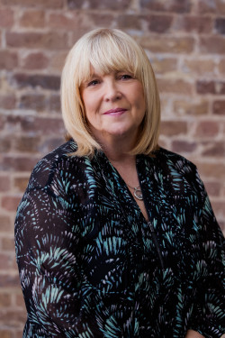 Profile image for Lesley Wood